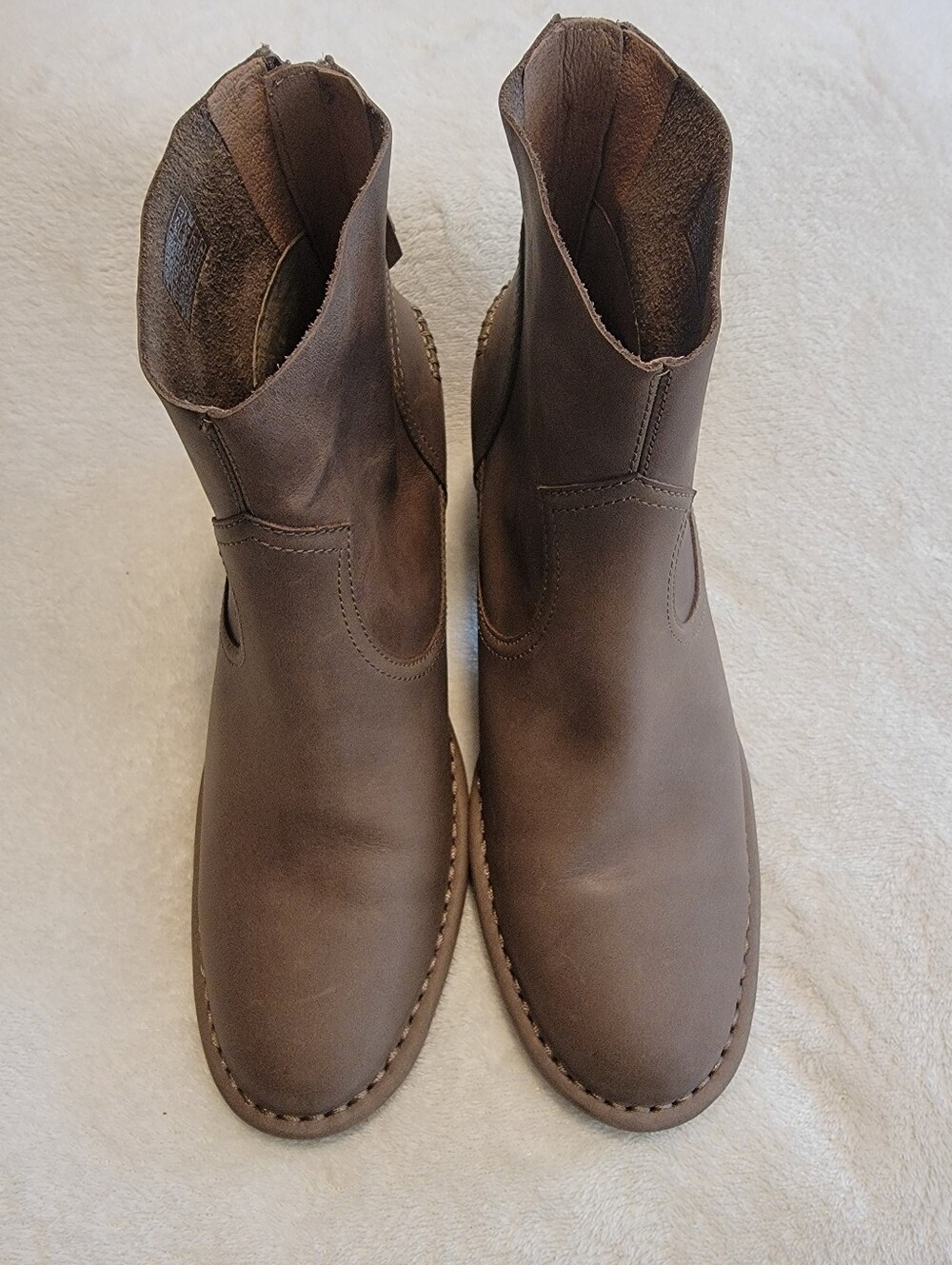 Ugg Bandara Ankle Boot Size 8.5